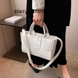 Luxury Bags Botteg Vene Candy Arco Large Capacity Women's Handheld Bag 2023 New Spring/summer Commuter Knitted Tote High Quality