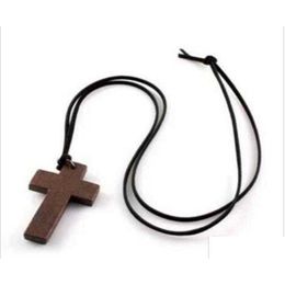 Pendant Necklaces Necklace Cross Vintage Wooden Jewelry Pendant Simple And Leather Rope Charm Wedding Women Sweater Chain6710277 Drop Dhmpu
