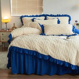 Bedding sets Thickened milk velvet 3/4pcs princess wind bed skirt coral velvet duvet cover flannel winter bed sheet bedding 231122