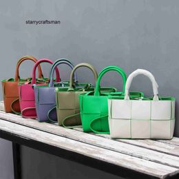 Luxury Bags Botteg Vene Candy Arco Woven Handbag Large Capacity Leather Shoulder Bag Mummy Commuter Tote Color Matching Lattice Mother Cross