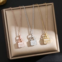 Luxury Necklace Fashion PendantClassic Couple Letter Necklace Fashion High Quality Alloy Steel Designer Necklace Jewelry
