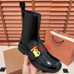 Top Designer Shoes Autumn and Winter New Lacquer Leather Roger Boots High Quality Womens Classic Style Formal Shoes Leather Chelsea Flat Bottom Boots 35-40