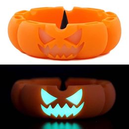 Glow in the dark pumpkin ashtray Halloween container durable ashtrays heat resitant portable silicone box holder Smoking Accessory269k