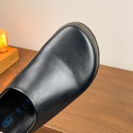 Tragen Baofeng Hausschuhe Männer 2023 bequemes Leder weiche Sohle atmungsaktiv Mode fauler Mann ein Slip-on lässig halbe Hausschuhe Frauen 35-39 Männer 38-44 Yards