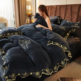 Bedding sets High Grade Velvet 4pcs Bedding Set - Thicken Soft Warm Coral Fleece Quilt Cover and Bedspread with Pillowcase for Queen Size Bed 231122