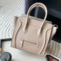 New Senior Luxury Bag Designer Handbag Designer High Quality Tote Bag Luxury Tote Bag Classic Handbag Real Leather Smile Face Trapeze Cr 2667