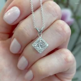 Pendant Necklaces CAOSHI Elegant Women's Square Shaped Cubic Zirconia Necklace Romantic Engagement Party Gift Simple Accessories