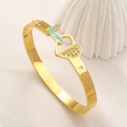 2023 Luxury Bangle New Cuff Bracelets 18K Gold Plated Metal Bracelet Brand 2023 Gifts heart Bangle Designed for Women Fashion Love Jewellery Wholesale Accessories