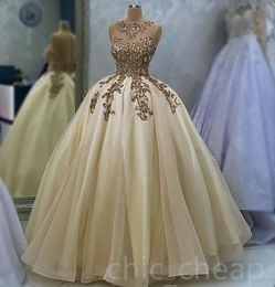 ASO EBI kwietnia cekinowe koronkowe sukienki Quinceanera szampana Sheer szyi suknia kulowa Kryształy PROM Evening Pageant urodziny suknie ZJ S.