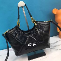 High quality Bag Capacity 20203 Vegetable Basket Large Women's Shoulder Bag French Niche Thread High-end Lingge Embroidery