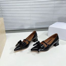 Dress Shoes Pointy Toe Hollow Out Leather Pumps 2023 Fashion Week Super High Heels Ladies Banquet Designer Slingback Mujer