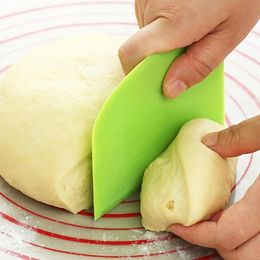 Useful Baking & Pastry Tools Cream Spatula DIY Pastry Cutters Fondant Dough Scraper Cake Cutter Baking Tool Kitchen Accessories FY5799 bb0422