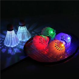 Badminton ball 4Pcs Colourful LED Badminton Shuttlecocks Feather Glow in Night Outdoor Entertainment Sport Accessories 231120