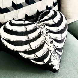 Cushion/Decorative Pillow Gothic Skull Coffin Skeleton Heart Pillows For Sofa Chair Cushion Bed Headboard Pillow Decor Home Gift 231122