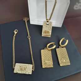Geometric diamond inlay B letter Pendants Designed Necklace Bracelet Earrings Set Men's Non-fading Women's Gifts Designer Jewellery BBS7