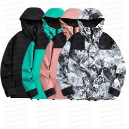 Designer Mens Jackets Wind and waterproof Outwear Windbreaker mountaineering Zipper clothes Hooded Coat Outside can Sport Women Clothing