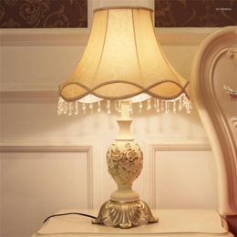 Table Lamps European Beige Cloth Shade Resin Romantic Wedding Room Bedroom Decoration Home Bedside Dimmable Lights