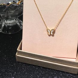 Pendant Necklaces Korean Version Acrylic Butterfly Necklace For Women Gold Colour Simple Elegant Jewellery Wholesale