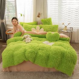 Bedding sets Luxury Pure Colour Plush Shaggy Warm Fleece Girl Bedding Set Mink Velvet Double Duvet Cover Set Bed Skirt Pillowcase Home Textile 231122