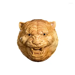 Decorative Figurines Boxwood Carved Zodiac Tiger Head Pendant Perfect Craft Gift For The Year