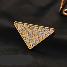 Fashion Brand Designer Brooches Hight Quality P Letters Rhinestone Pearl Pin Brooch Jewelry Luxury Clothing Accessories