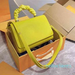 Shoulder bags luxury handbags Fashion brand high-quality Various styles wholesale With