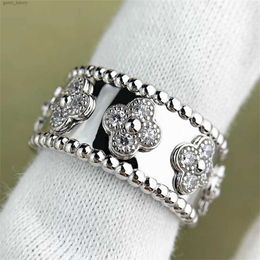 luxury designer ring womens jewelry charm bracelet four leaf grass bracelet elegant fashion steel titanium mens 18k rose gold
