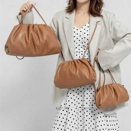 Bottegaavenetas Bags Pouch Womens Bag Cloud Fashion 2023 New Underarm Real Sheepskin Small Crowd Dumpling Have Logo