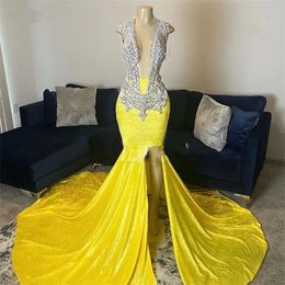 Sparkly Diamonds Long Yellow Prom Dresses Veet 2024 For Black Girls Beads Crystals Rhinestones Tassels Evening Party Gown 322