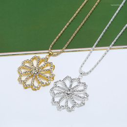 Pendant Necklaces Fashion Simple Exquisite Crystal Rhinestone Cutout Flower Necklace Women's Wedding Engagement Jewellery