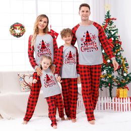 Family Matching Outfits Christmas Pyjamas Set for Cartoon Santa Tree Pattern 2 Pcs Suit Sleepwear Parentchild Outfit Xmas Look 231122