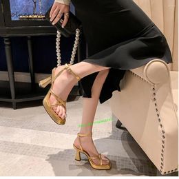 Sandals Luxurious Cross Strap Square Toe Strange Style Ankle Sexy Banquet Wedding Shoes For Women 2023 Arrival