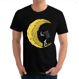 Men's T Shirts Crescent Moon And Man Cotton Tops Shirt Latest Camisas Young Gift Father Day Tee-Shirt Harajuku Custom