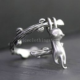 New Vintage Silver-Plated Opening Finger Rings for Women Men Climb Tree Cat Pendant Rings Gothic Animal Jewelry Gifts