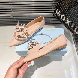 Prades Shoes Flower Ponted Origami Beige Pumps Sandal Nude Black Toe Flat Shoes Patent Leather Low Heel Ballet Flats Ballerina Slipon Women Luxury Triangle Designer