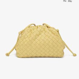Bottegaavenetas Bags Pouch Ins Super Fire Cloud Bag Woven Womens 2023 New Sweet Fashion One Shoulder Messenger Handheld Dumpling Have Logo