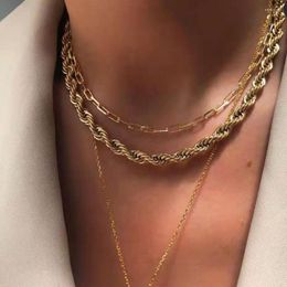 Chains Vintage Chain Double Winding Wide Necklace For Women Girl Round Embossment Flower Long Pendant 2023 Fashion