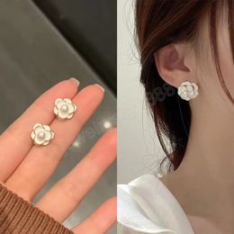 Fashion White Acrylic Flower Earring For Women Elegant Imitation Pearl Stud Earrings INS Party Jewellery Accessories Girls