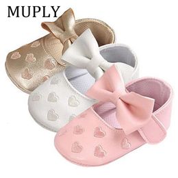 First Walkers Baby PU Leather Boy Girl Moccasins Moccs Shoes Bow Fringe Soft Soled Nonslip Footwear Crib 231122