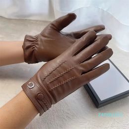 Designer Men Leather Gloves Cashmere Fashion Glove Buckskin Gloves Fashion Classic Hardware Mens Outdoor Drive Gloves