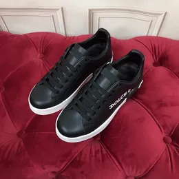 2023top Men Designer dunks Running Shoes Fashion Black White Leather Platform Shoe Massage Outdoor air Sports Trainers Breathable Designer Sneakers