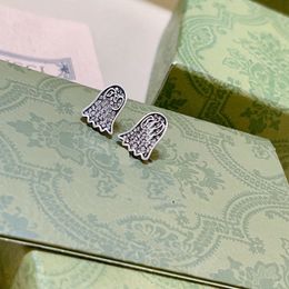 The latest celebrity earrings with the same design concept, classic series earrings make high-end clothing more stylish