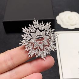 Snow Flakes Leaves and ice Diamond Crystal Letter Brooches Rhinestone Jewellery Charm Pearl Pin Marry Christmas Party Wedding Gifts Cap Bag Clothing Accessories