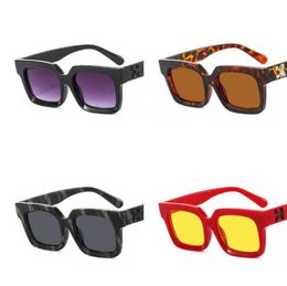 Luxury Frames Fashion Sunglasses Brand Offs Men Women Sunglass Arrow x Frame Eyewear Trend Hip Hop Square Sunglasse Sports Travel Sun Glasses Zpw9