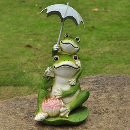 Garden Decorations Frog Resin Statue Hold Up Umbrella Figurines Animals Gnome Waterproof ing Courtyard Outdoor Decoration 230422