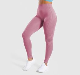 2020 Seamless Knitted Buttocks Hollow Out Moisture Wicking Women Yoga Pants Sports Fitness Pants Sexy Hip Bottom Leggings Nylon2985070