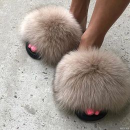 Slippers Summer Fur Slippers Fluffy Cute Plush Ladies Flip Flops Luxury Charming Home Outdoor Non-Slip Wear-Resistant Flat Sandals 231122