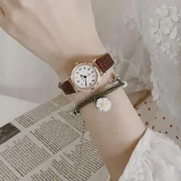 Wristwatches Retro Round Quartz Stainless Steel Dial Casual Wrist Watches Leather Strap Fashionable Clock Waterproof Wristwatch For Women