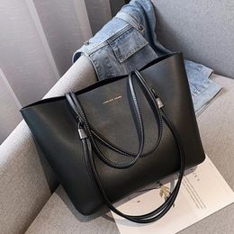 Shopping Bags Vintage Women Tote Bag Large Capacity Shoulder Bag Soft Leather Top-handle Bag Winter Lady Handbag Shopping Tote Purse sac 231123