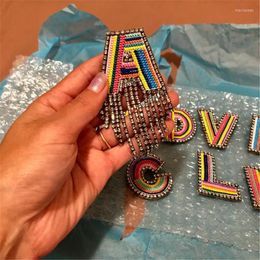 Brooches Colourful Embroidered Brooch From A-Z With Rhinestone Fringes Letter Initials Jewellery Crystal Wedding DIY Bridal Bouquet